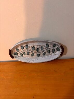 Handcrafted Ceramic Leaf Motif Oval Dish in Green and Gray